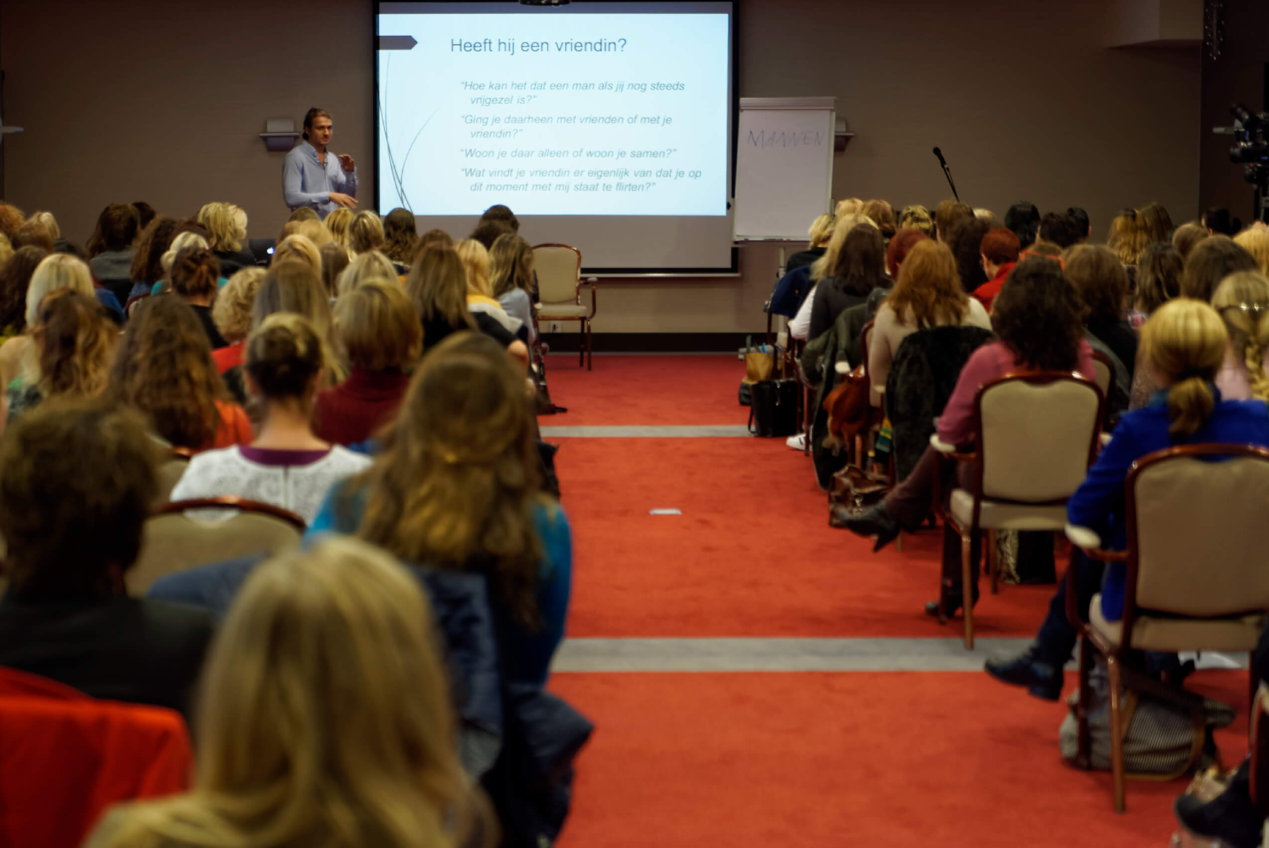 Tim Veninga tijdens workshop voor vrouwen.